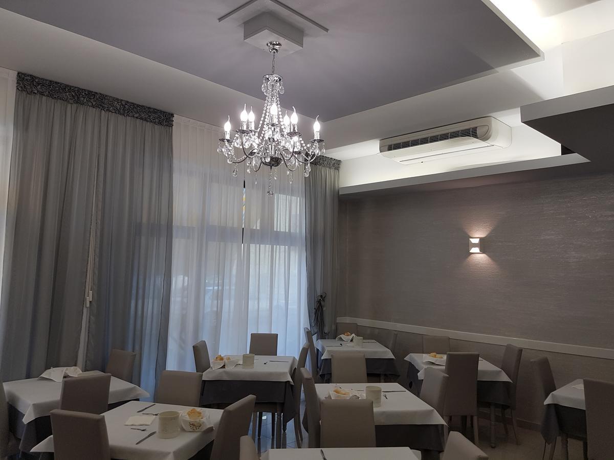 Albergo Paris Sottomarina Exterior photo